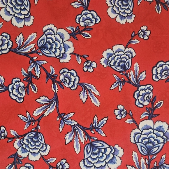 Express Blouse Womens‎ XS V-Neck Cold Shoulder Red Floral Office Fall Top Career - Picture 2 of 9